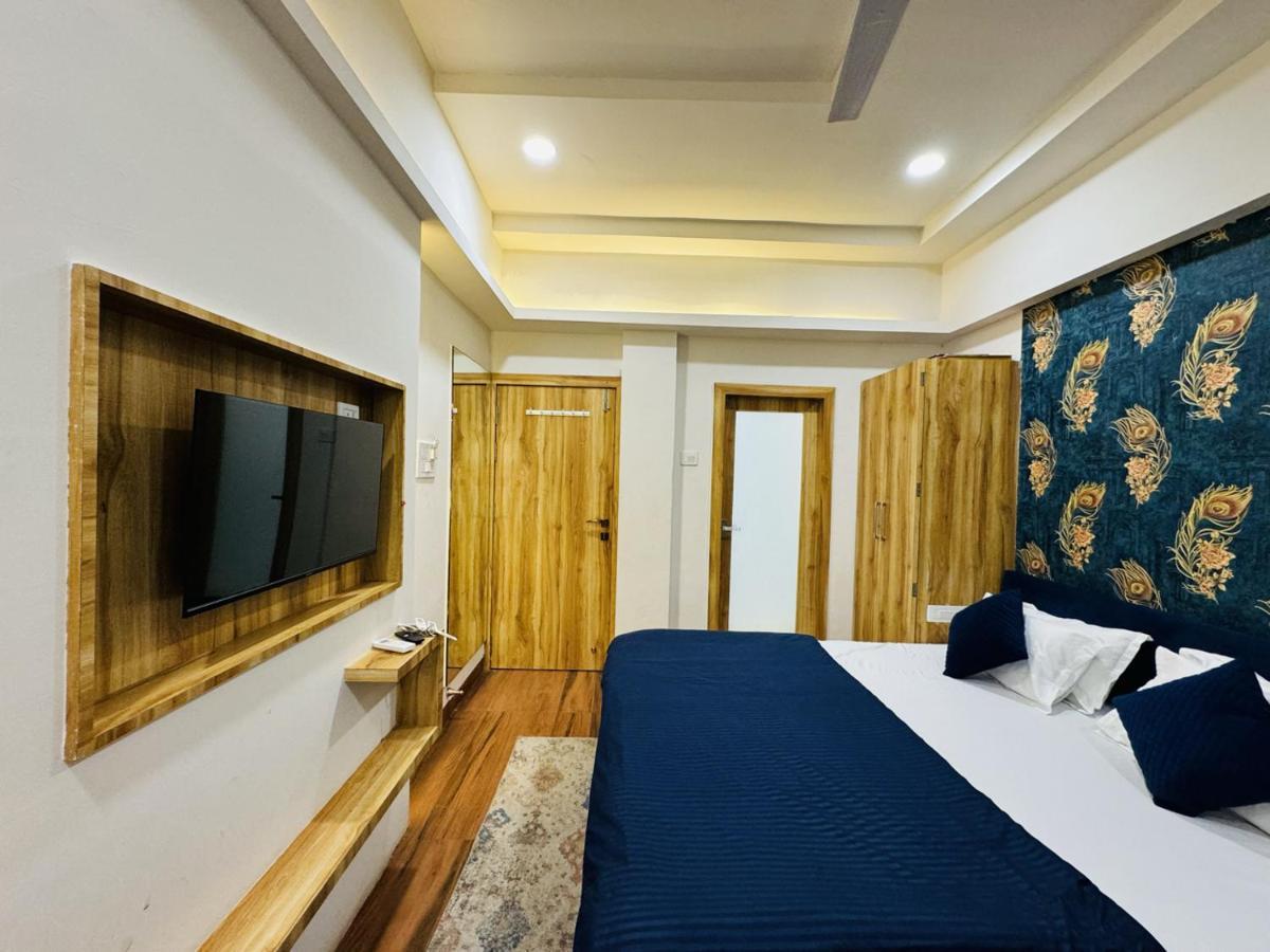 Hotel Shree Mahakal Krapa 乌贾因 外观 照片