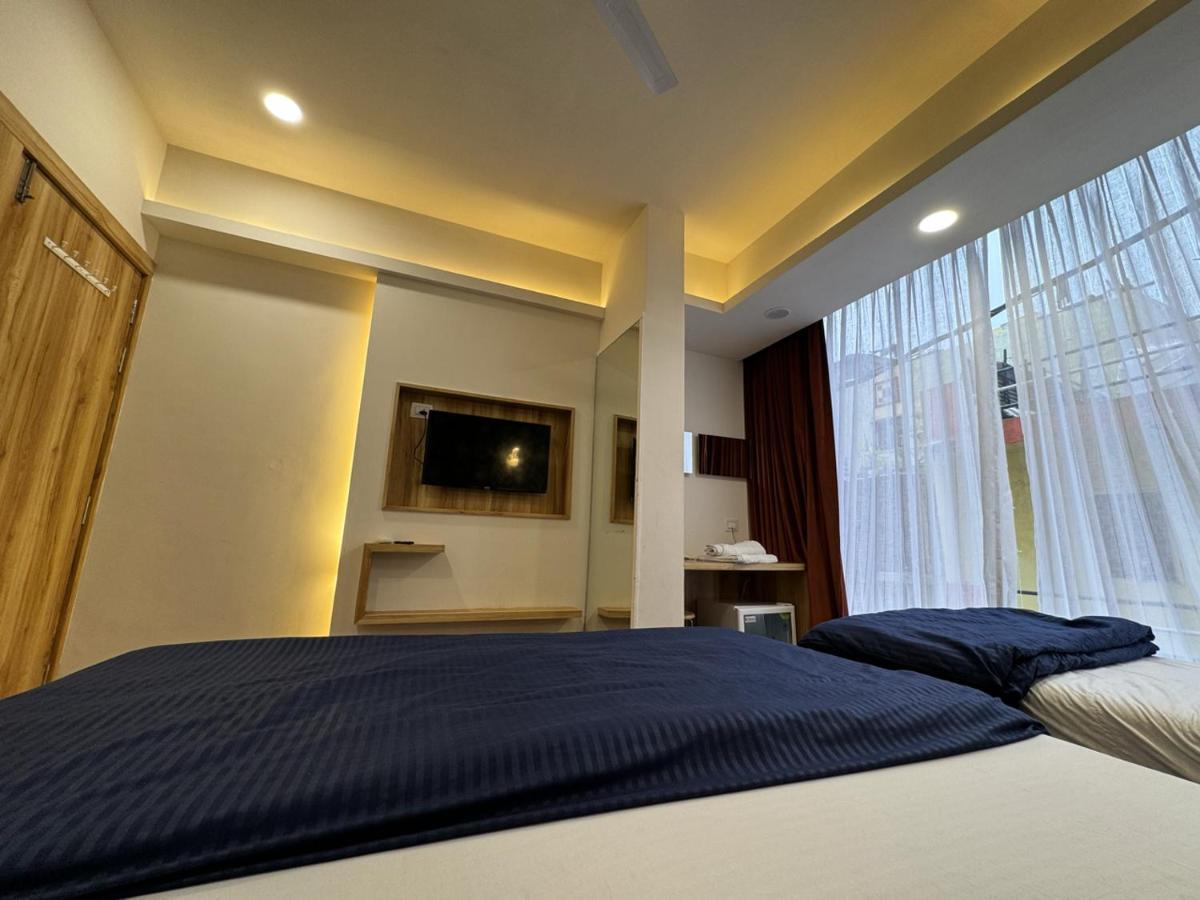 Hotel Shree Mahakal Krapa 乌贾因 客房 照片