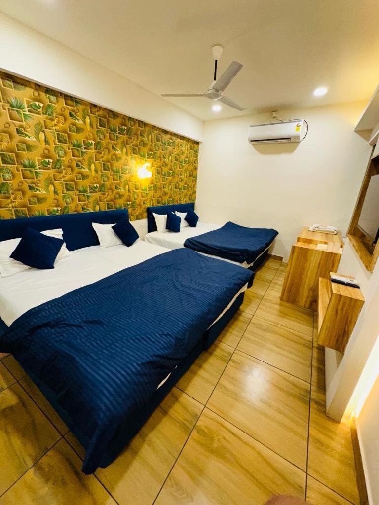 Hotel Shree Mahakal Krapa 乌贾因 外观 照片