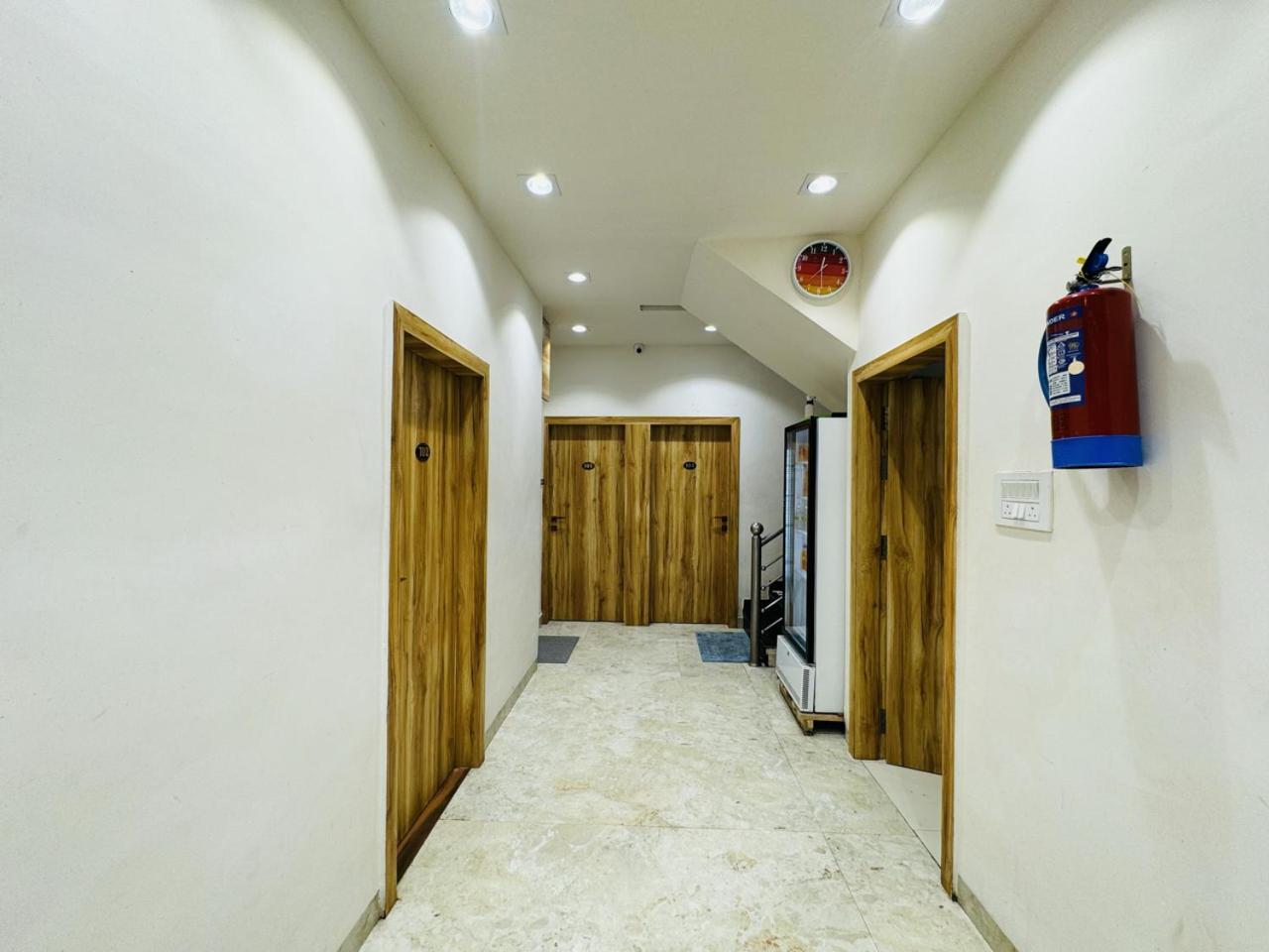 Hotel Shree Mahakal Krapa 乌贾因 外观 照片