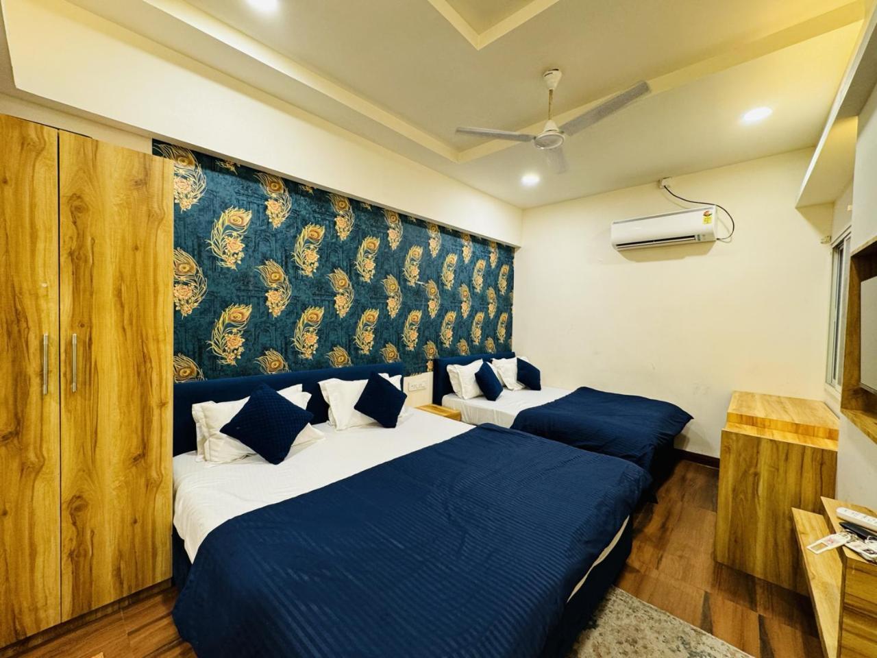 Hotel Shree Mahakal Krapa 乌贾因 外观 照片