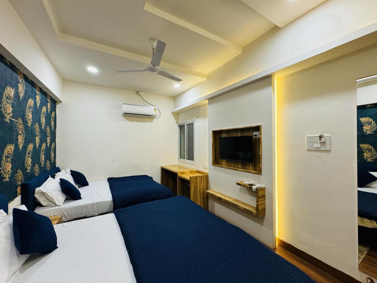 Hotel Shree Mahakal Krapa 乌贾因 外观 照片