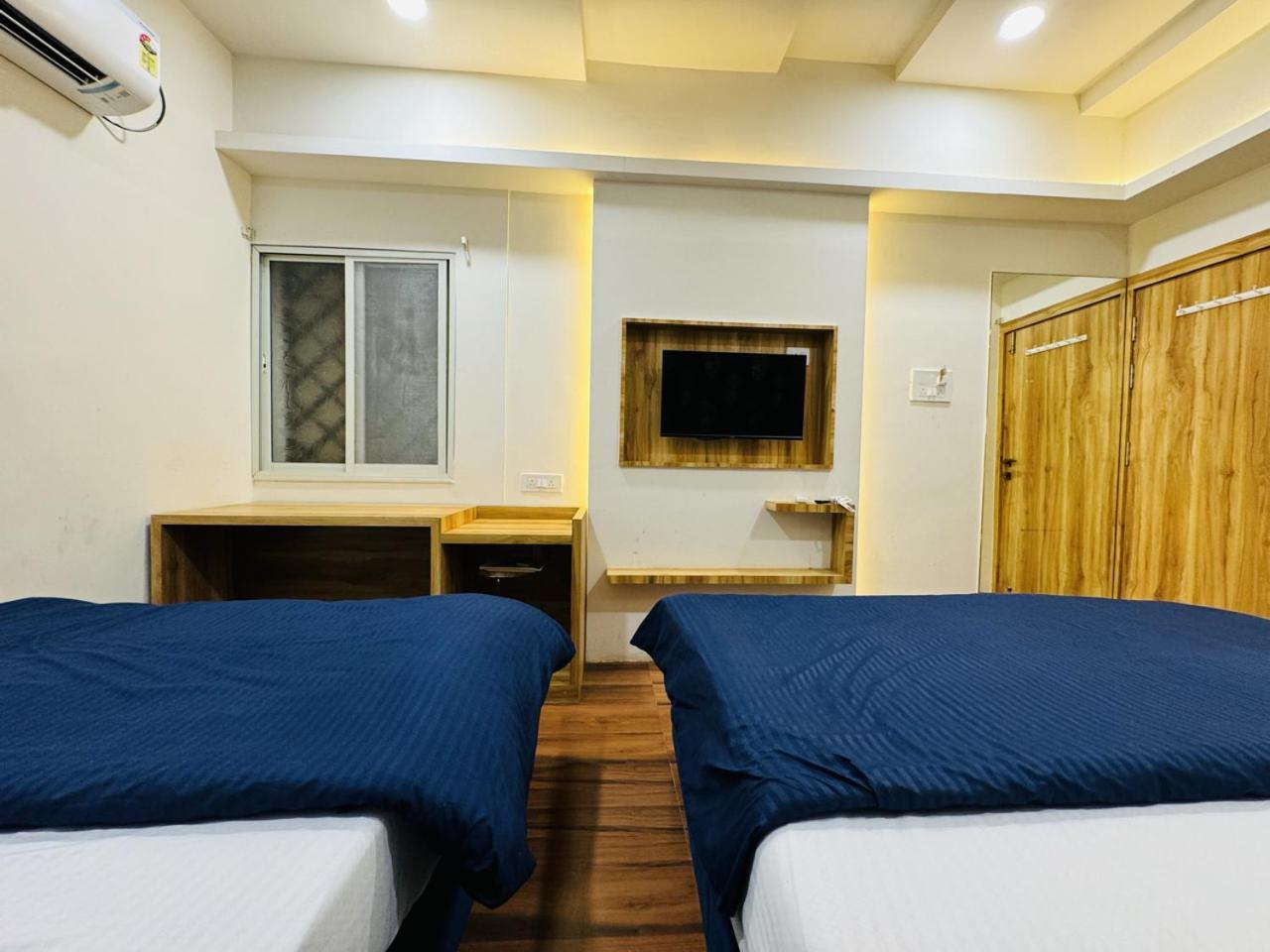 Hotel Shree Mahakal Krapa 乌贾因 客房 照片